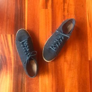 Toms lace up linen sneakers size 11💕